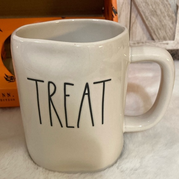 Rae Dunn Trick Treat Mug Set - Picture 3 of 4